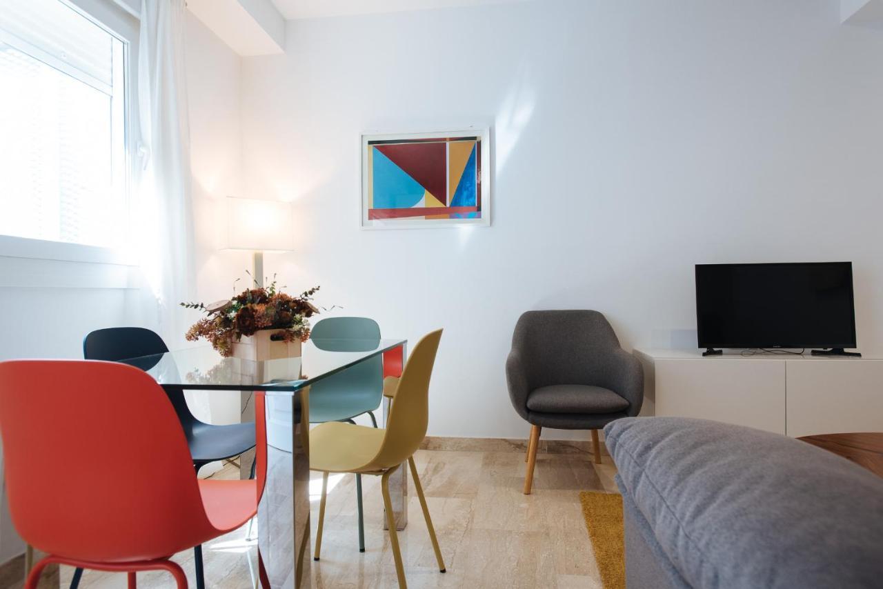 Triana Boutique Free Parking Apartment เซบีญา ภายนอก รูปภาพ