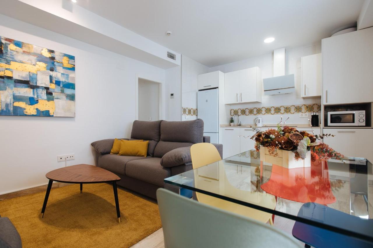 Triana Boutique Free Parking Apartment เซบีญา ภายนอก รูปภาพ