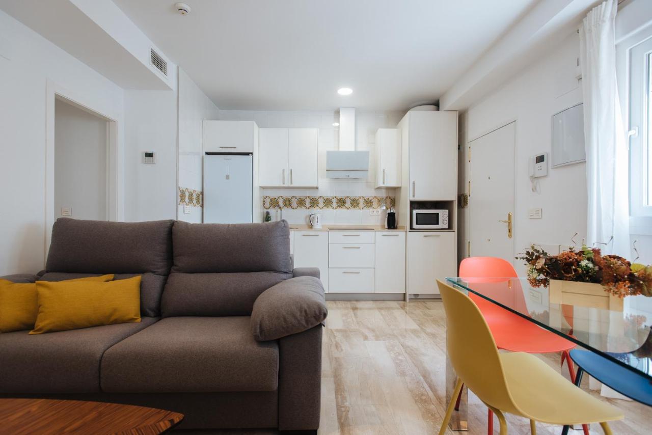 Triana Boutique Free Parking Apartment เซบีญา ภายนอก รูปภาพ