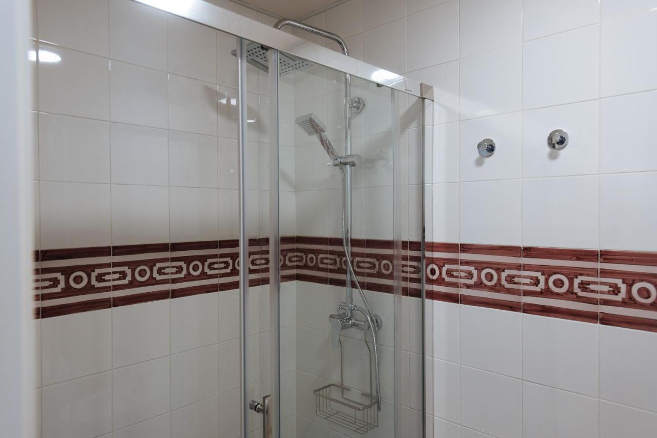 Triana Boutique Free Parking Apartment เซบีญา ภายนอก รูปภาพ