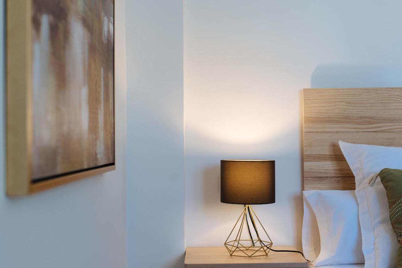 Triana Boutique Free Parking Apartment เซบีญา ภายนอก รูปภาพ