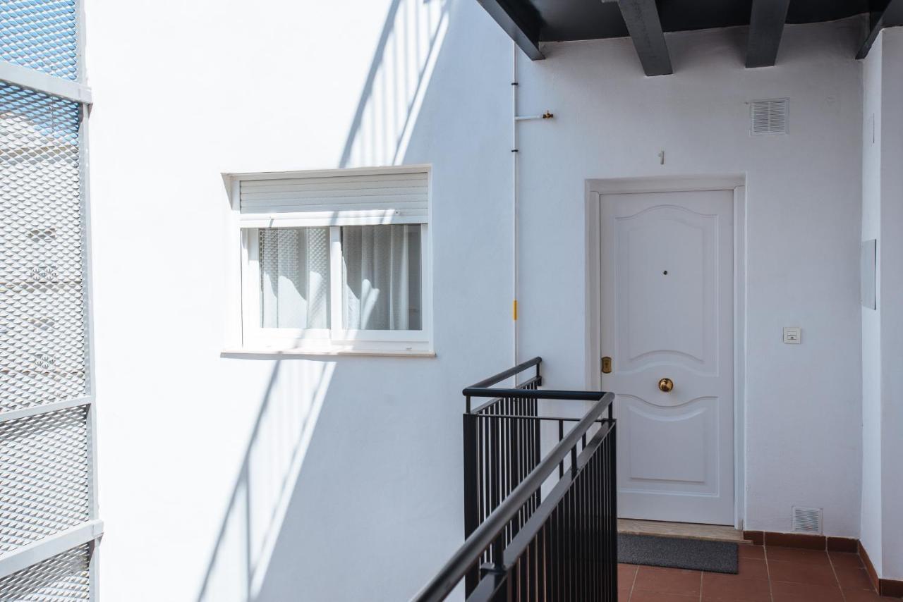 Triana Boutique Free Parking Apartment เซบีญา ภายนอก รูปภาพ